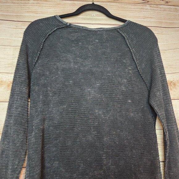 Able Distressed Cuffs Boho Dark Romantic Grunge Waffle Henley Top Women's Size L - Picture 11 of 16